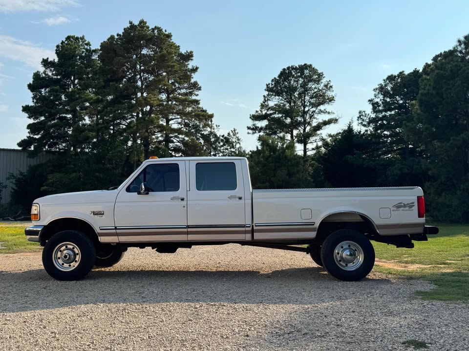 1997 Ford F-350 XLT Pickup 4D 8 ft