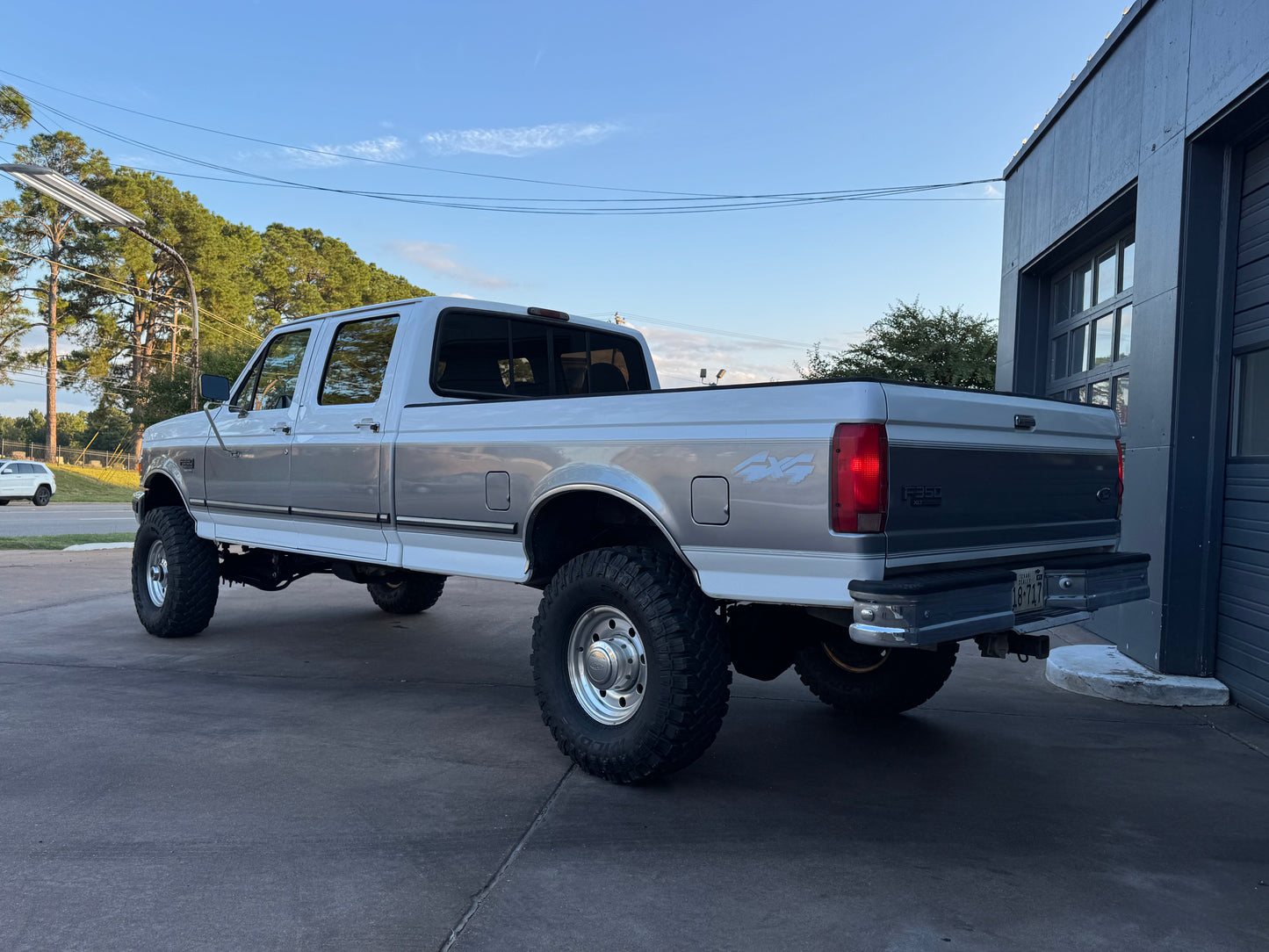 1997 Ford F-350 XLT Pickup 4D