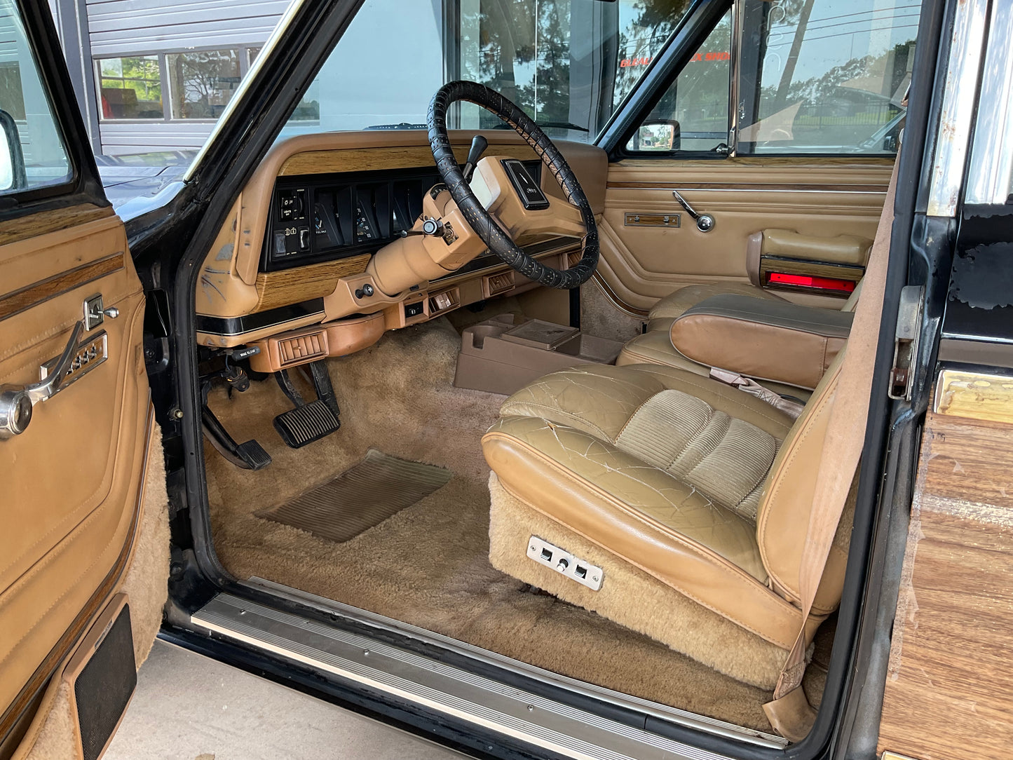 1987 Jeep Grand Wagoneer 4x4