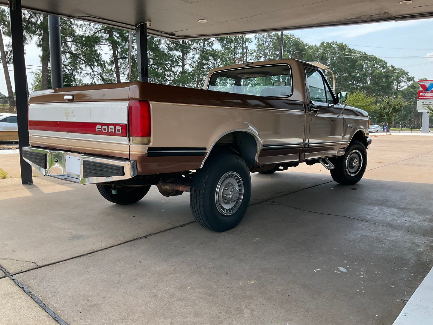 1990 Ford F-250 Lariat 4x4 (1 Owner, 50k miles)