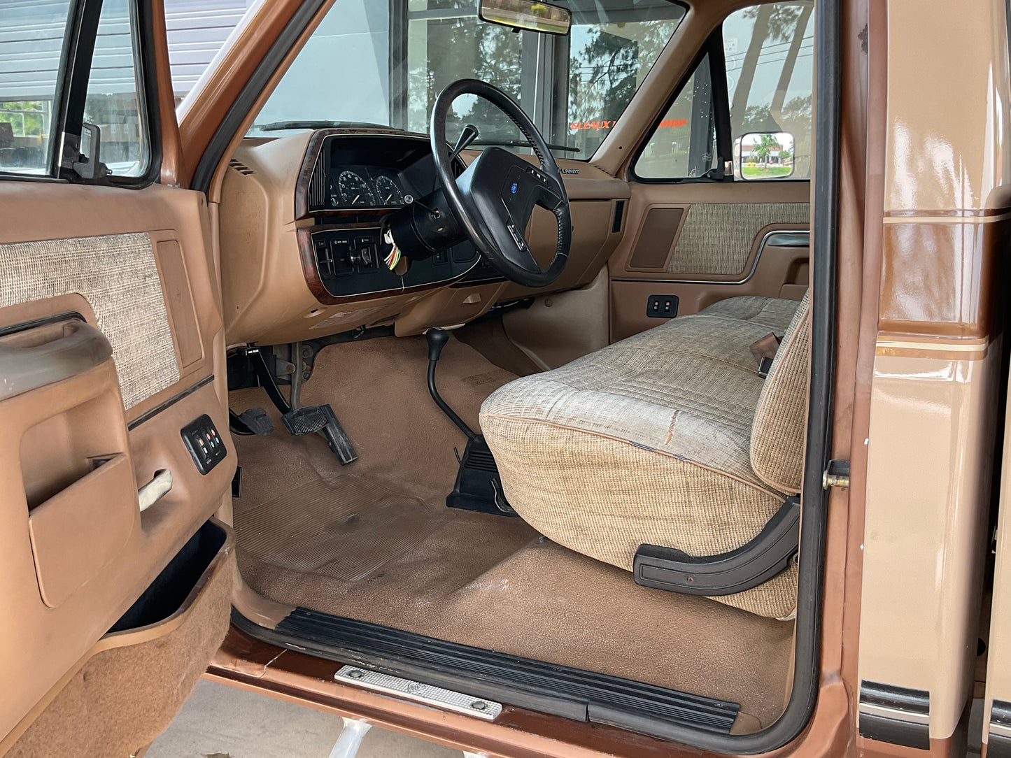 1990 Ford F-250 Lariat 4x4 (1 Owner, 50k miles)