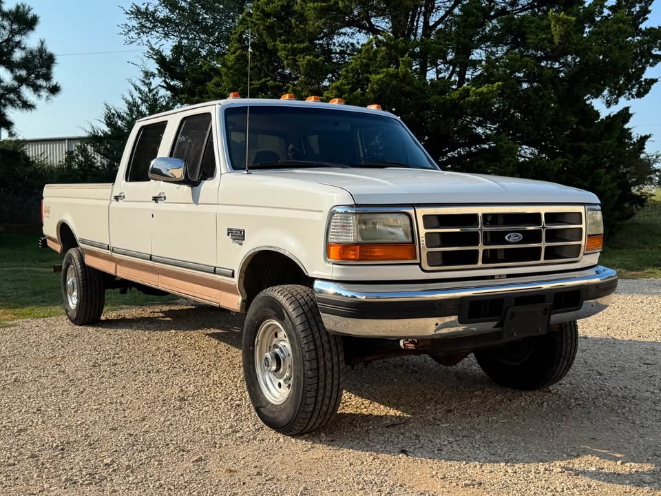 1997 Ford F-350 XLT Pickup 4D 8 ft