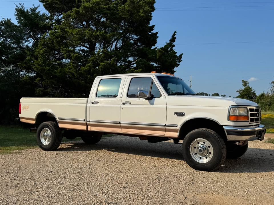1997 Ford F-350 XLT Pickup 4D 8 ft