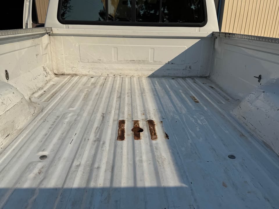 1997 Ford F-350 XLT Pickup 4D 8 ft