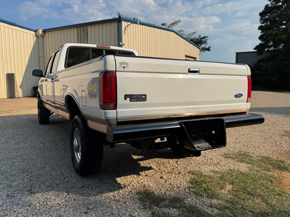 1997 Ford F-350 XLT Pickup 4D 8 ft