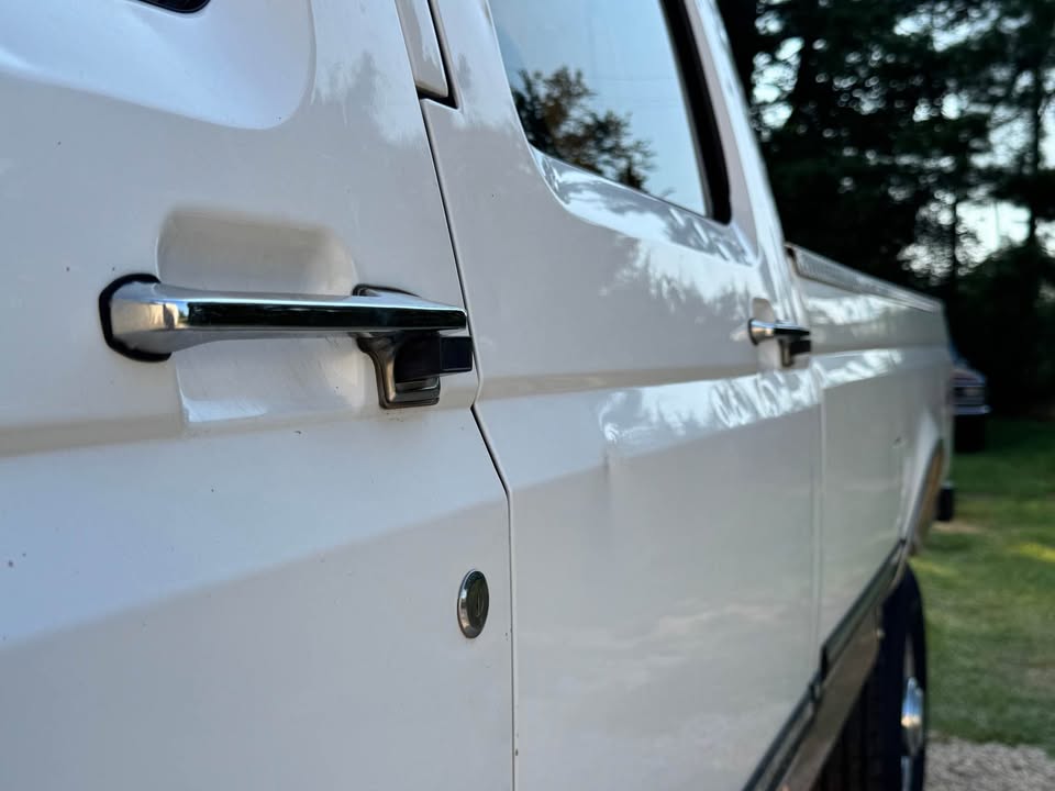 1997 Ford F-350 XLT Pickup 4D 8 ft