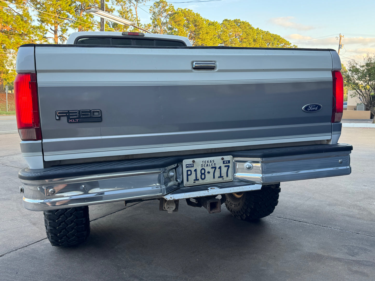 1997 Ford F-350 XLT Pickup 4D