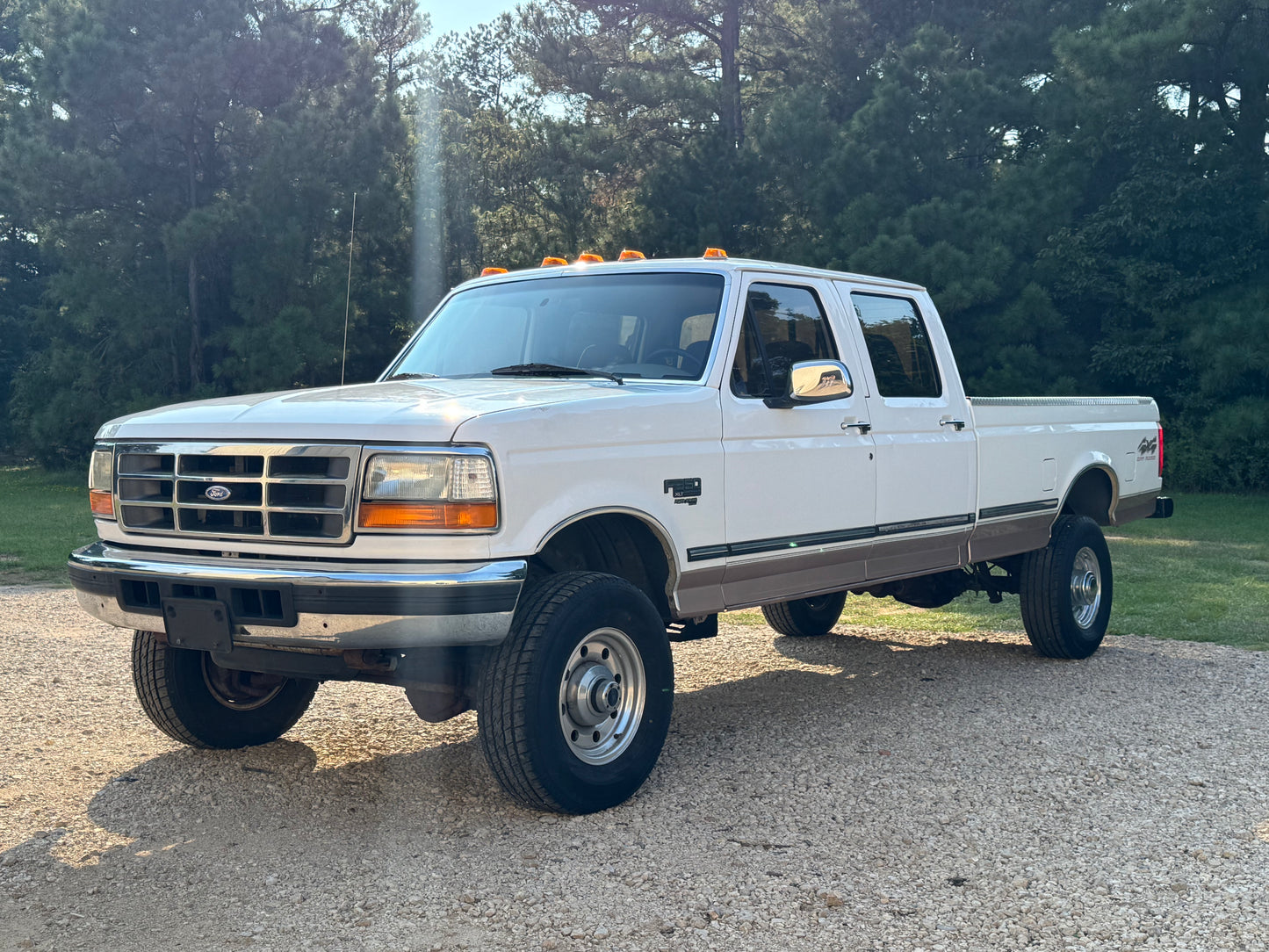 1997 Ford F-350 XLT Pickup 4D 8 ft